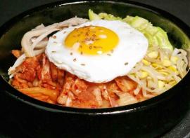 泡菜五花肉石锅拌饭